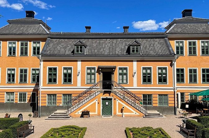 6 Islands History Walking Tour in Karlskrona - Brandaholm’s 43 red and white cottages
