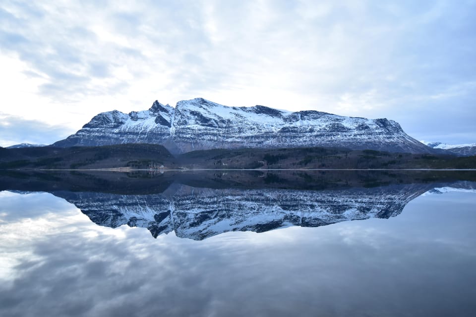 Abisko: Fjord Sightseeing and Photography Tour - Crossing into Norway at Riksgränsen