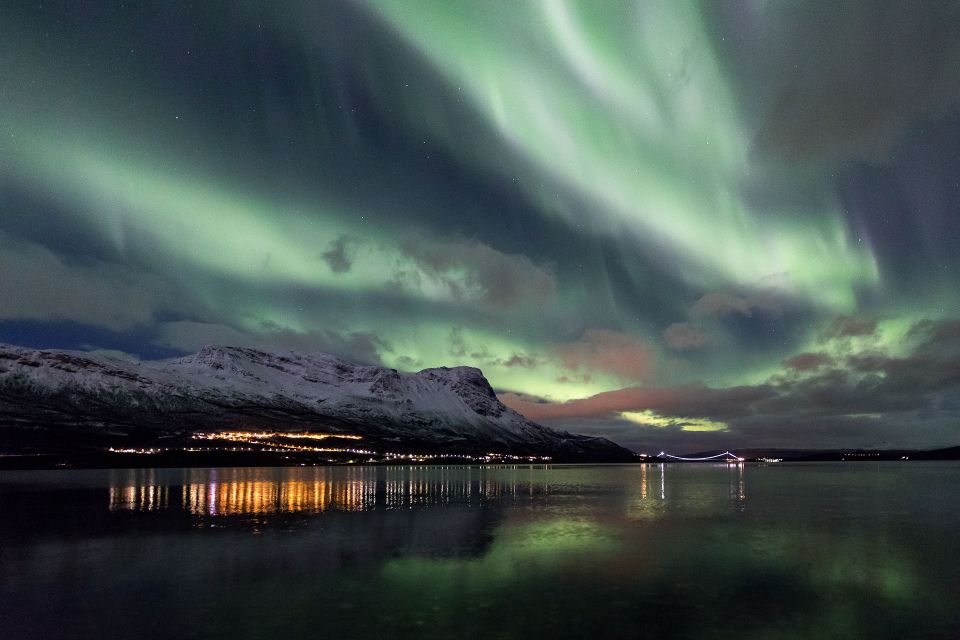 Abisko: Guided Aurora Chase with Hotel Transfers - Why Abisko is a smart place to chase the aurora