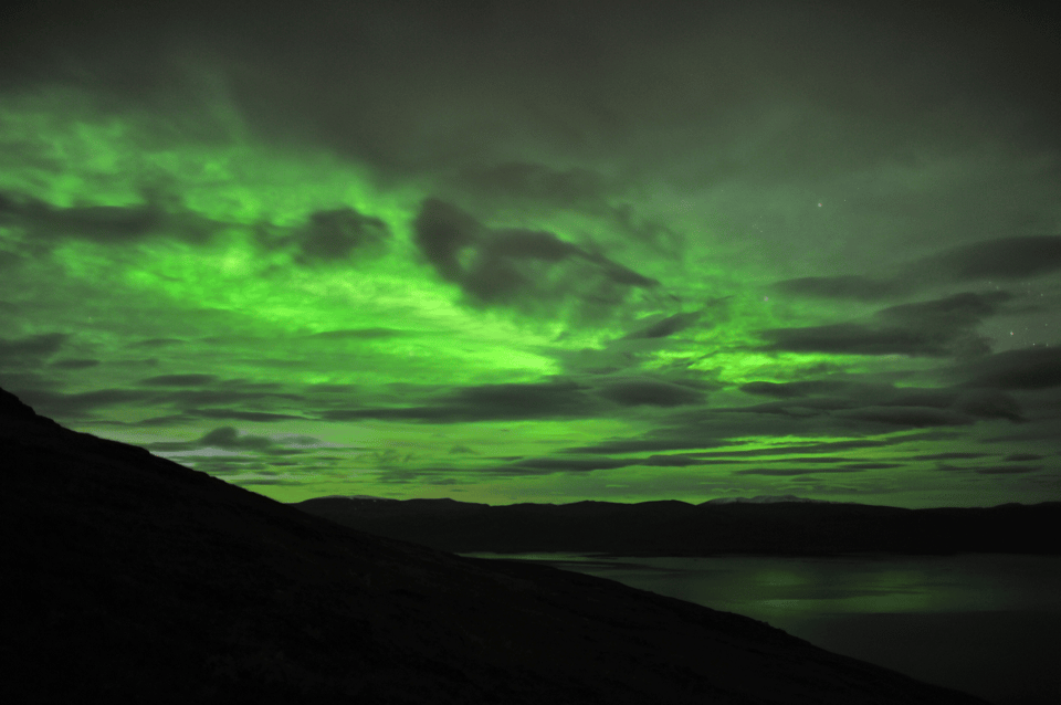 Abisko: Guided Autumn Aurora Chase with Hotel Transfers - Cold-weather preparation is not optional