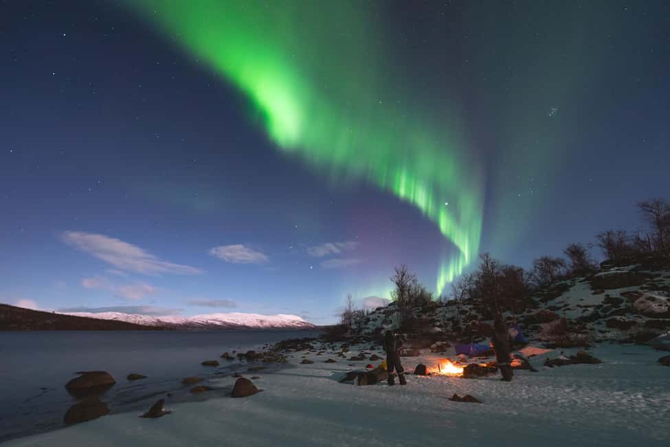 Abisko: Northern Lights Photography Tour with Dinner - Into the Arctic darkness by 4x4 van