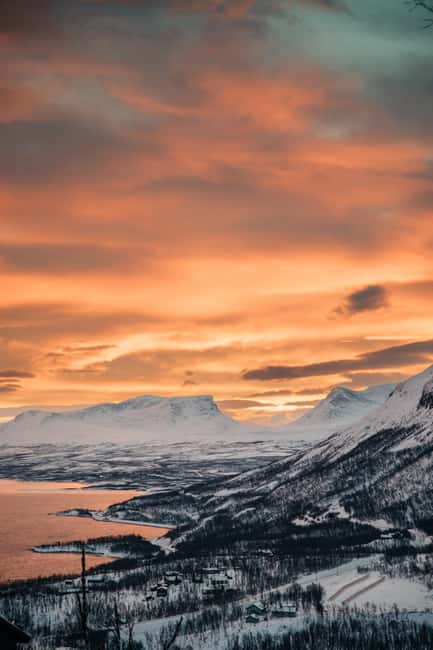 Abisko: Photo Hike with Professional Photographer - The guide matters as much as the scenery