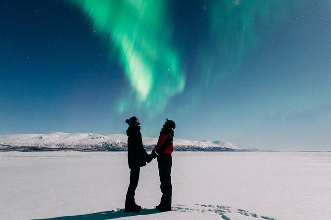 Aurora Car Chasing Tour with Photographer - Warm drinks, local stories, and the limits of the stop
