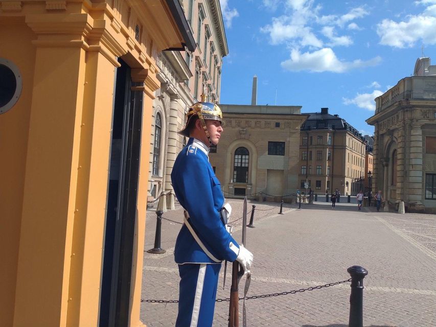 Best of Stockholm Walking Tour-3 Hours, Small Group max 10 - Narrow lanes and the Narrowest Street