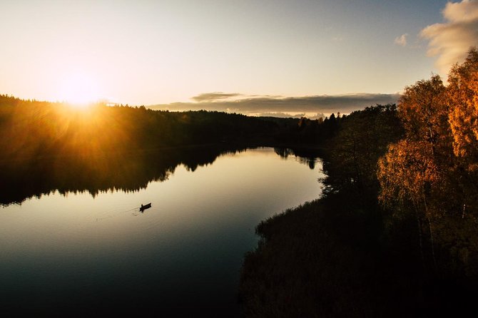 Canoe adventure in Stockholm Archipelago - Returning by canoe with wildlife in view