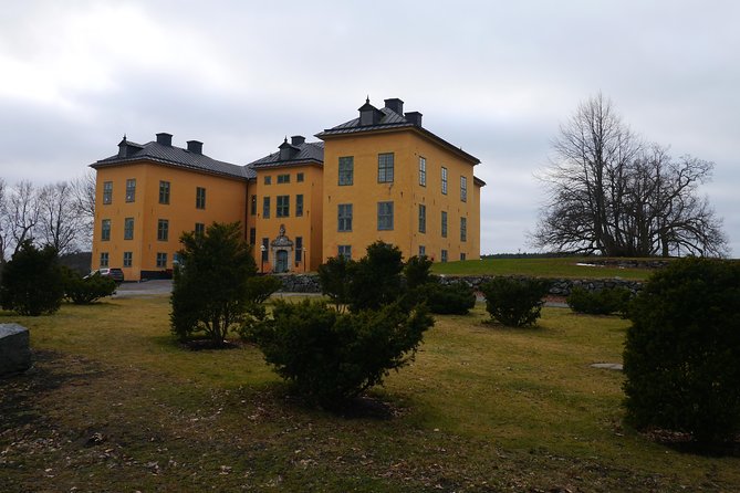 Drottningholm inner tour and Royal Swedish Palace and Castle Tour - The day at a glance