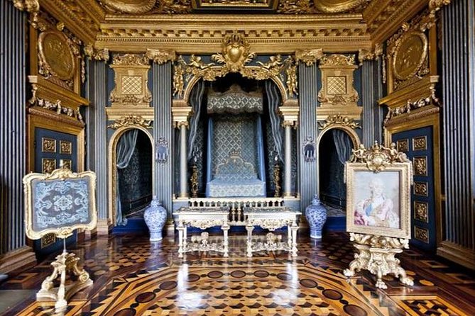 Drottningholm Palace PRIVATE and Royal Chinese Pavilion Visit - Entering Drottningholm Palace for the two-hour visit