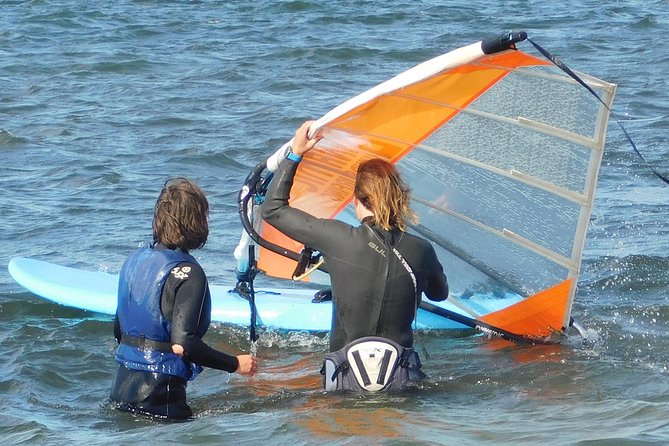Dynamic Windsurfing Beginner class Day1 - Getting fitted with a board and sail