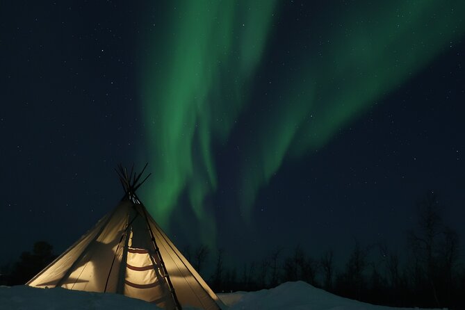 Enjoy the Aurora show on top of the mountain inc tipi dinner - Waiting for the Northern Lights on Mt. Ednavaara
