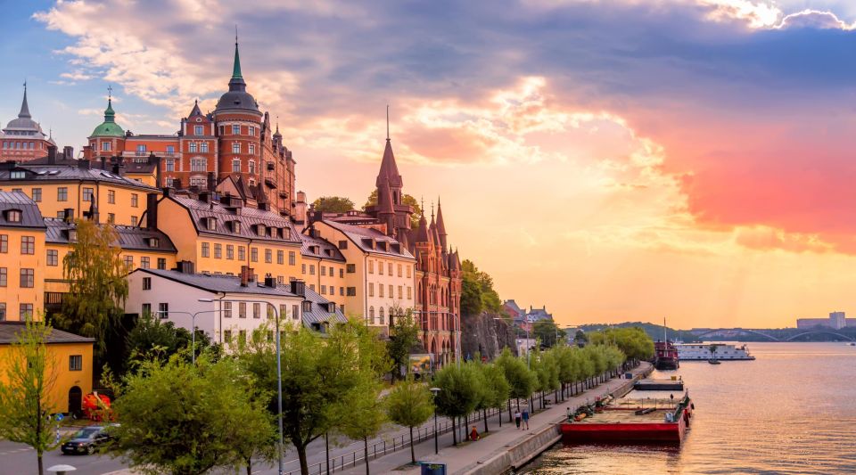 Family Walking Tour of Stockholm's Old Town, Junibacken - Why this Stockholm tour works for families