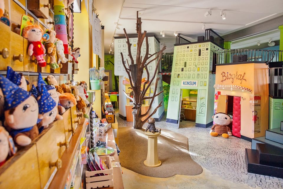 Gothenburg: Alfie Atkins Cultural Centre Admission Ticket - Theatre performances give the visit a shared focus