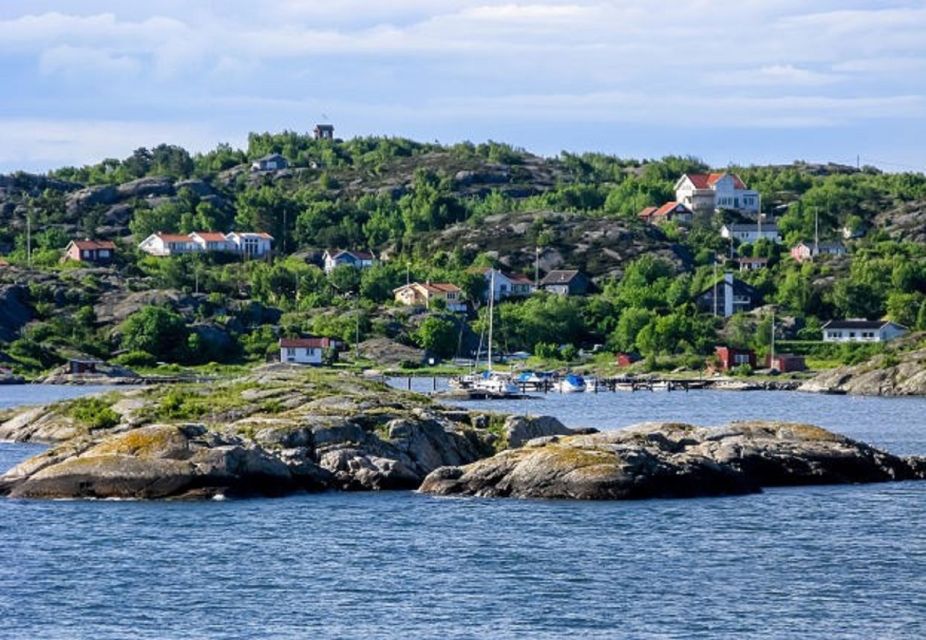 Gothenburg: Archipelago cruise with guide - Out toward the southern archipelago