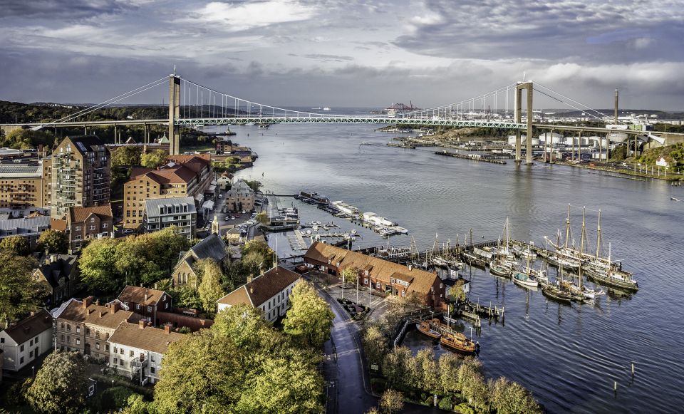Gothenburg: Archipelago cruise with guide - Passing Älvsborg Fortress by boat