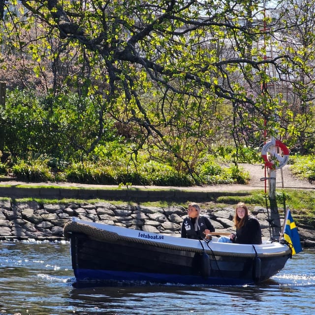 Gothenburg city center: Electric selfdrive boat tour - The Garden Society and Slussplatsen