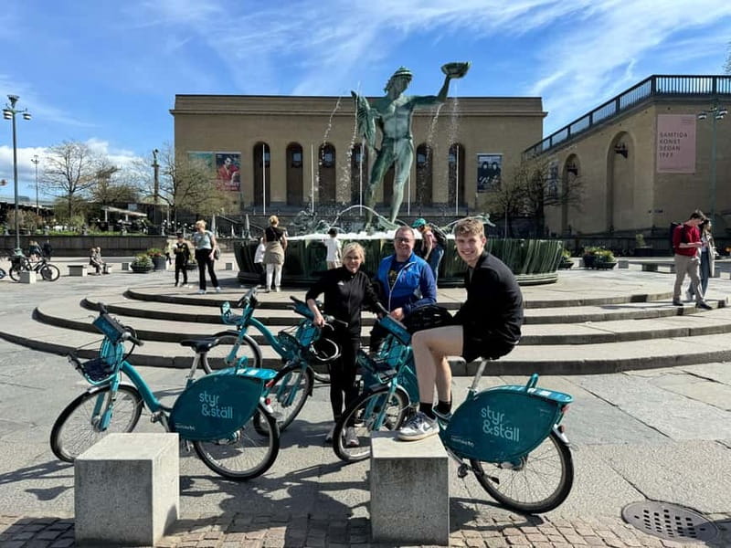 Gothenburg: City Highlights Bike Tour with Transfer - Key points at a glance