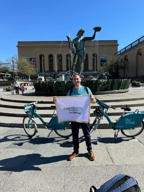 Gothenburg: City Highlights Bike Tour with Transfer - Haga, Gothenburg’s old wooden district