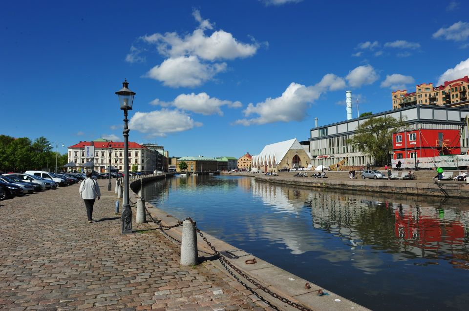 Gothenburg: Express Walk with a Local in 60 minutes - The Benefit of a Small Group