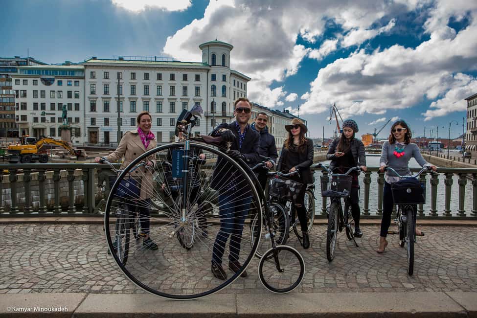 Gothenburg: Guided City Bike Tour with Local Guide - Key points at a glance
