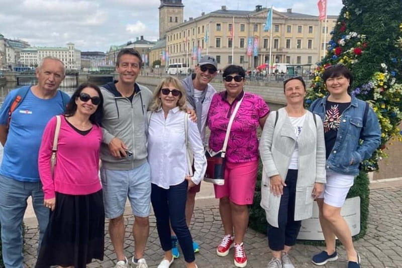 Gothenburg: Historical Walking Tour in Central City - Gustaf Adolfs Torg and the city’s old center