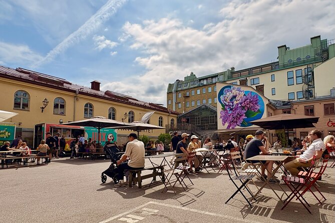 Gothenburg: Old Town Sightseeing Tour - Weather protection makes the ride easier to plan