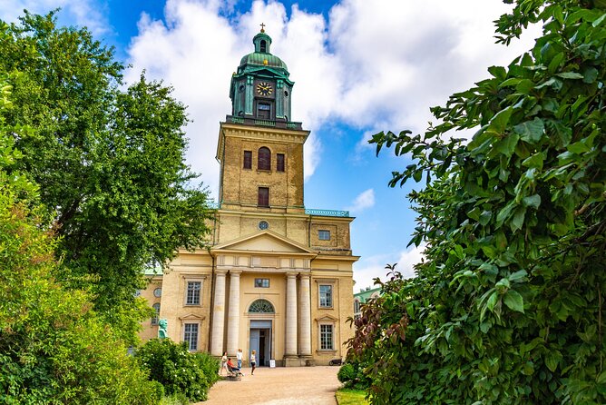 Gothenburg: Old Town Sightseeing Tour - What the Inom Vallgraven route shows you