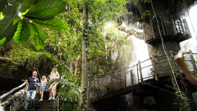 Gothenburg: Universeum Entry Ticket - Try the Chemistry Lab and Mathrix