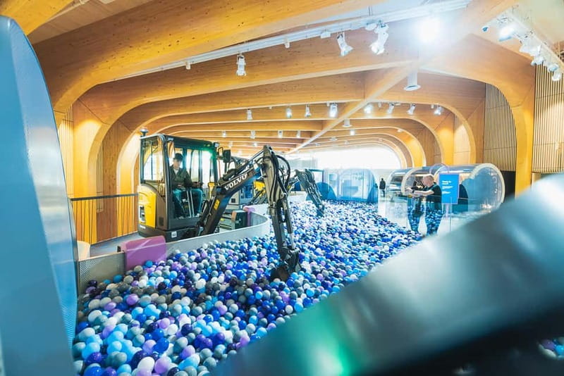 Gothenburg: World of Volvo Exhibition Entry Ticket - Entering a 22,000-square-meter Volvo world