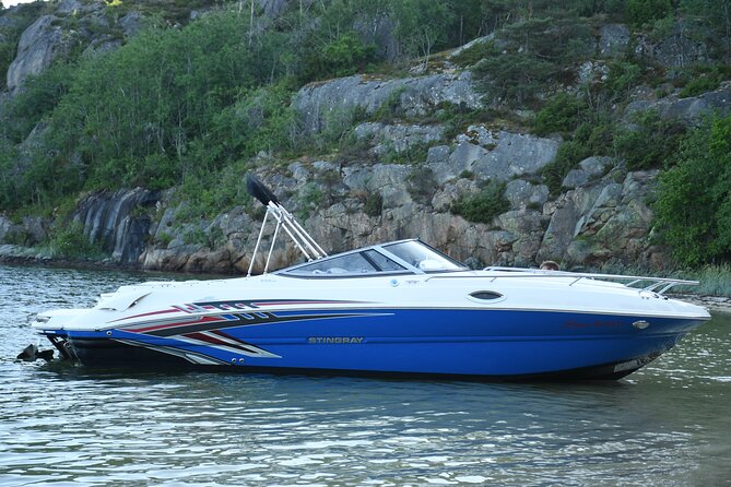 Grebbestad Boat Tour - Passing through Havstenssund’s red granite channel