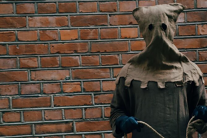 Guided Ghost Tours with Actors From Stockholm - Spektens Gränd and the haunted street stories
