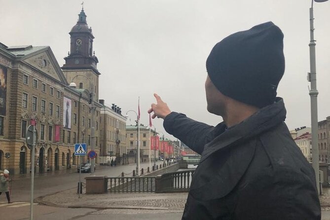 Historical Walking Tour in Restaurant and Bars in Central City - Market halls, fish, and everyday Gothenburg