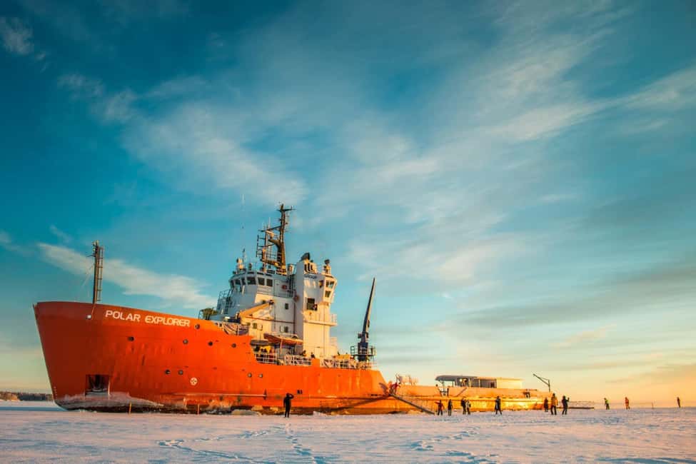 Icebreaker Cruise 2 h - Seven decks, an engine room, and the Captain’s bridge