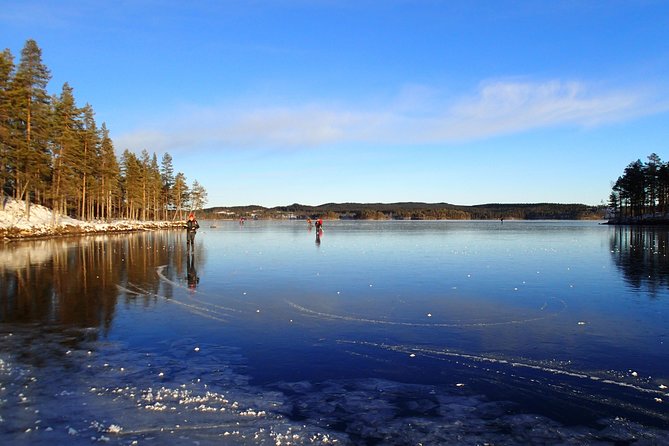 Introduction to Ice Skating on Natural Ice in Stockholm - Letting the guide choose the day’s ice