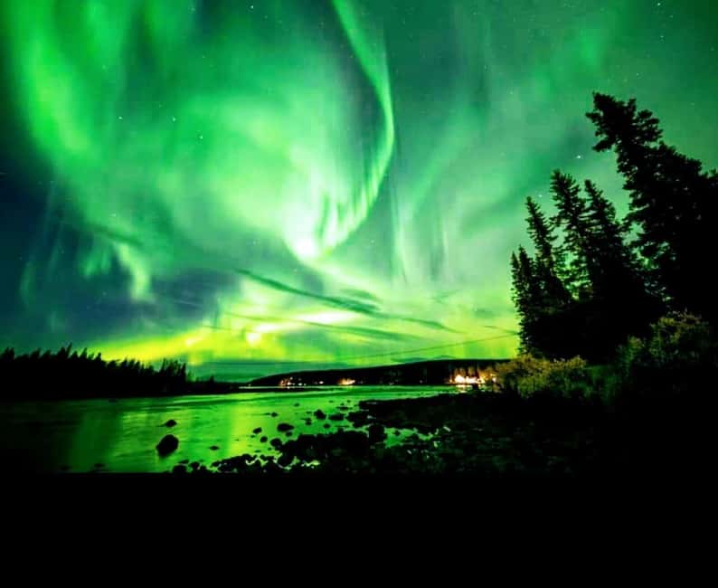 Kiruna: Northern Lights Snowmobile Tour with Dinner - Learning to handle the snowmobile