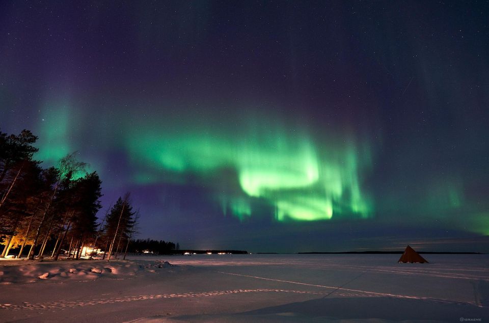 Luleå : Northern lights snowmobile tour - Riding into the dark at Brändön
