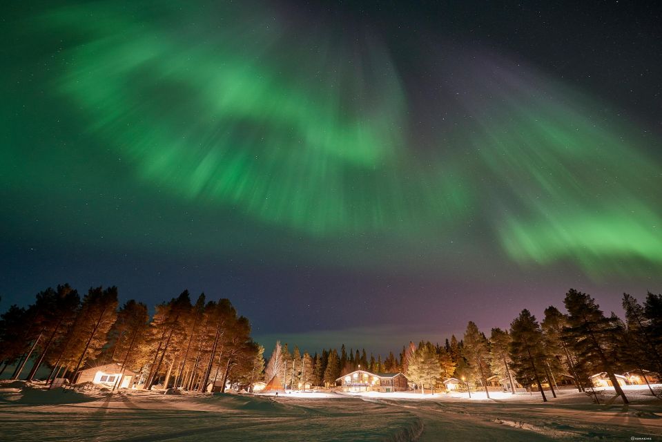 Luleå : Northern lights snowmobile tour - Gearing up for the Arctic cold