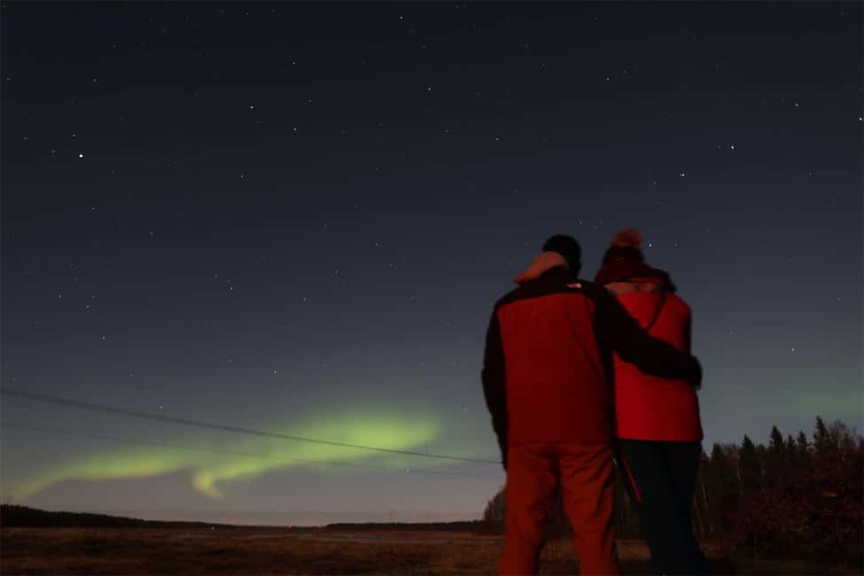 Luleå: Northern Lights Tour by Car with Swedish Treats - Photography help and the free tripod