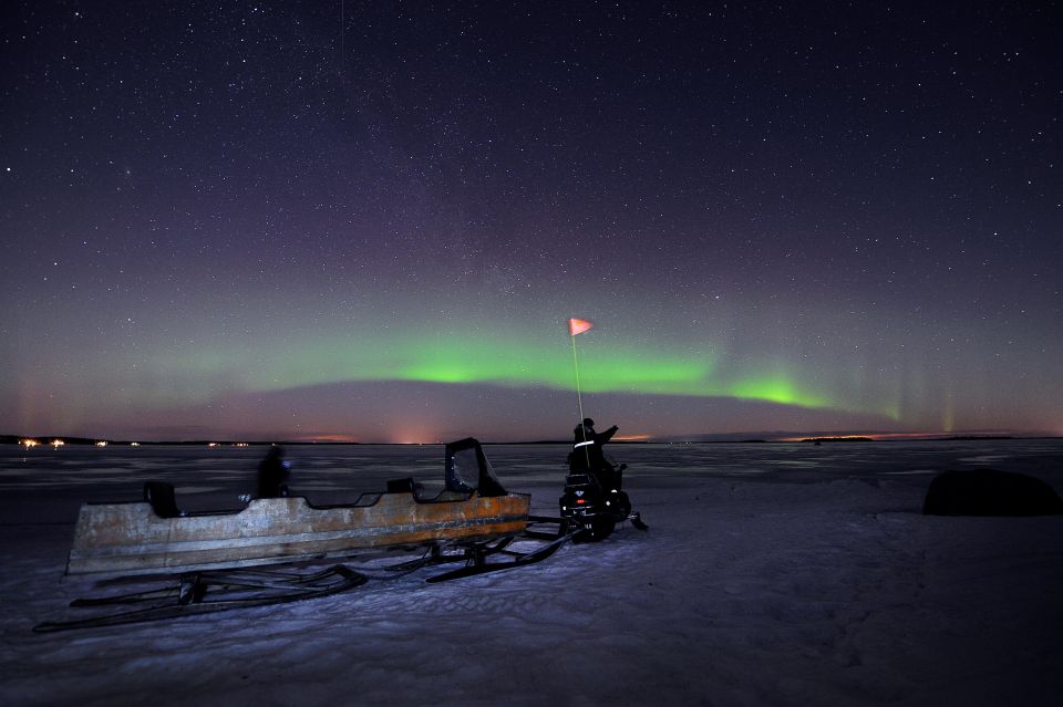 Luleå : Northern Lights Tour on a Snowmobile drawn Sled - What the $199 price buys you