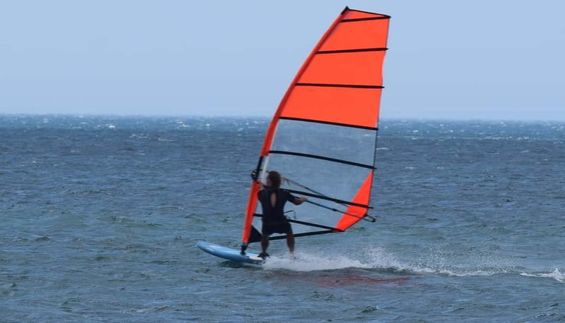 Malmö: Beginner class Dynamic Windsurfing - Starting beside Strandkiosken in Malmö