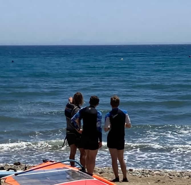 Malmö: Beginner class Dynamic Windsurfing - The first lesson happens on dry land
