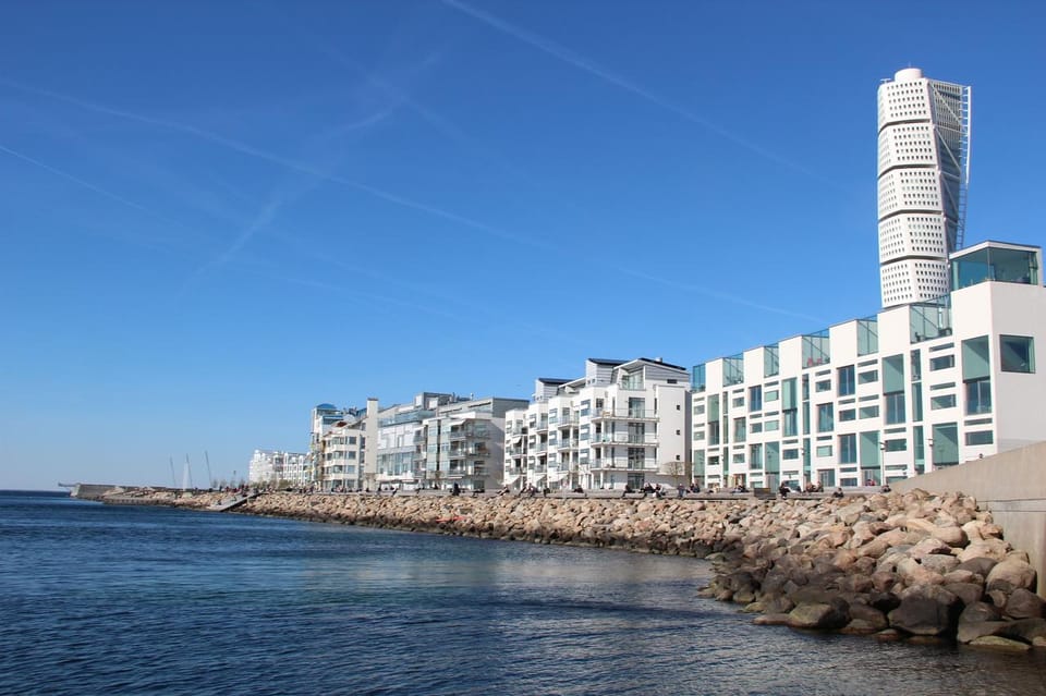 Malmö: Sightseeing and Landmarks tour by bike - Key points to know before booking