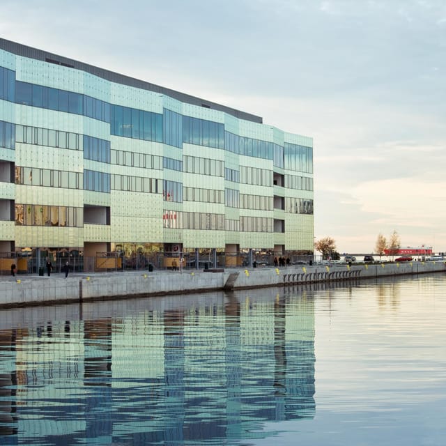 Malmö: Sightseeing and Landmarks tour by bike - Cycling through Malmö instead of walking it