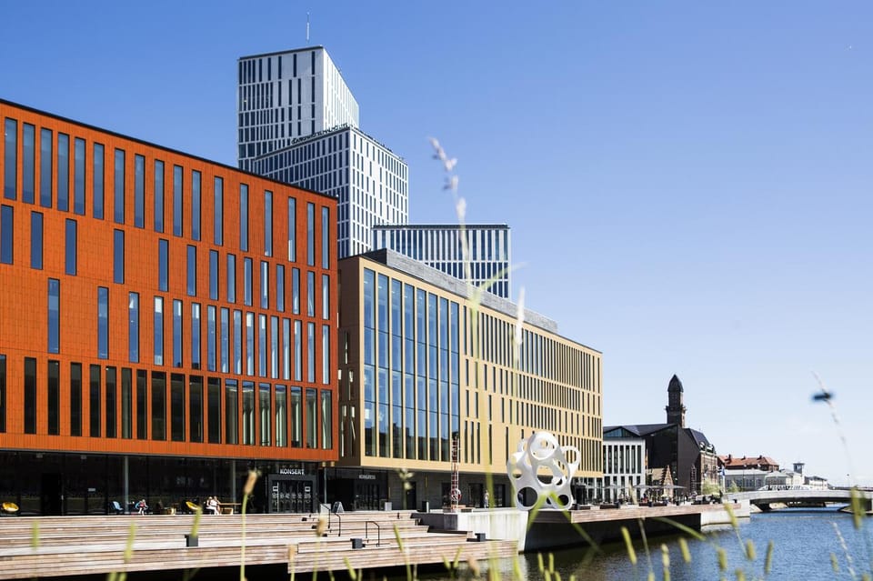 Malmö: Sightseeing and Landmarks tour by bike - How the guide affects the experience