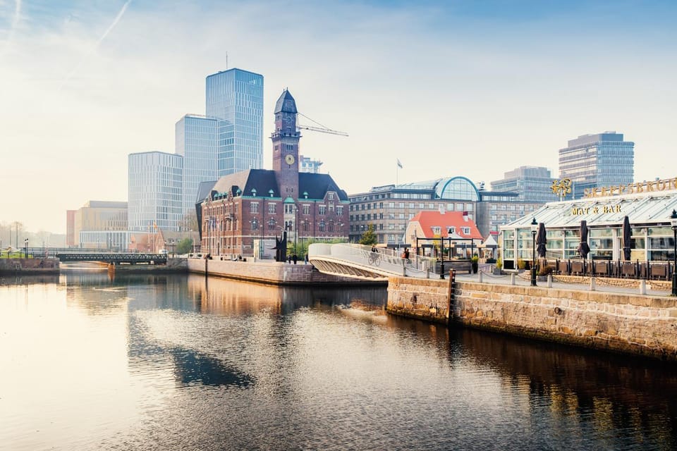 Malmö: Sightseeing and Landmarks tour by bike - From medieval streets to Malmös newer districts