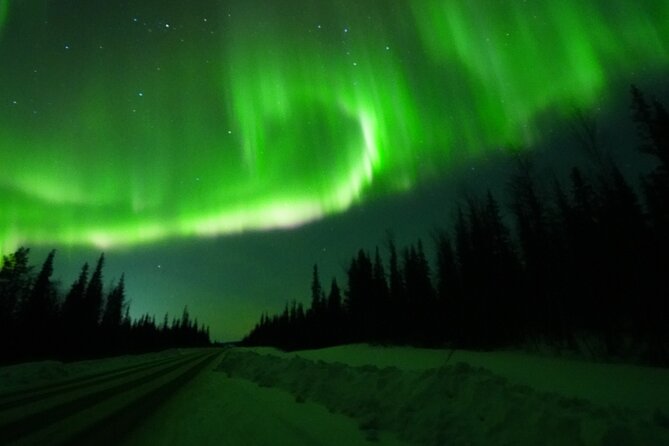 Northern Light Minibus Hunt to Abisko National Park - The heated minibus makes the waiting easier