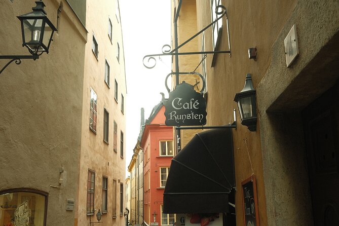 Old Town Self-Guided Tour with interactive challenges - The Cannonball, Runestone, and Small Details