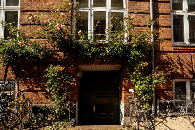 Private 90-Minute Walking Tour in Stockholm - Why the private format changes the experience