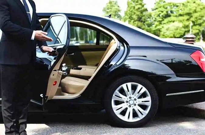 Private Transfer From Gothenburg Landvetter Airport to Gothenburg Hotels - The vehicle and onboard comforts