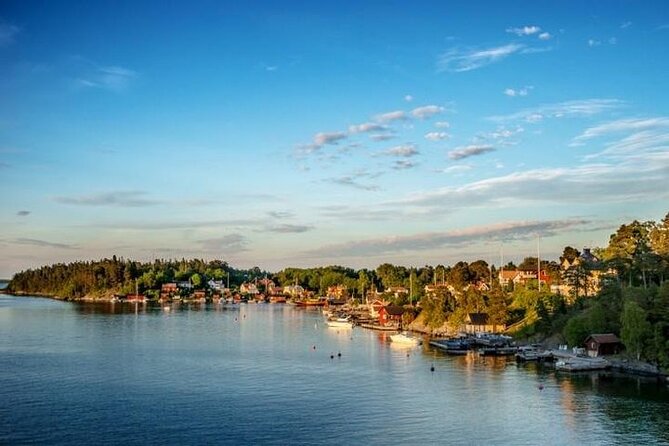 Private Yacht Cruise with Lunch or Dinner in Stockholm Archipelago - A Private Boat Does Not Always Mean a Large Yacht