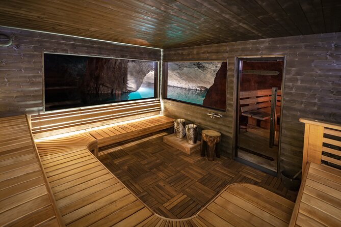 Sauna Ritual of the Lady of the Mine Experience - The sauna beside the crystal-clear lake