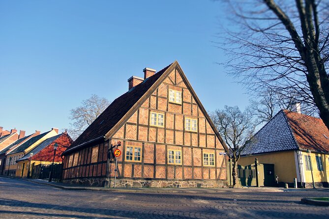 Self-guided audio tour in Lund: explore the story of the Locus Peccatorum murder - Lundagård Park and the trial at Kungshuset